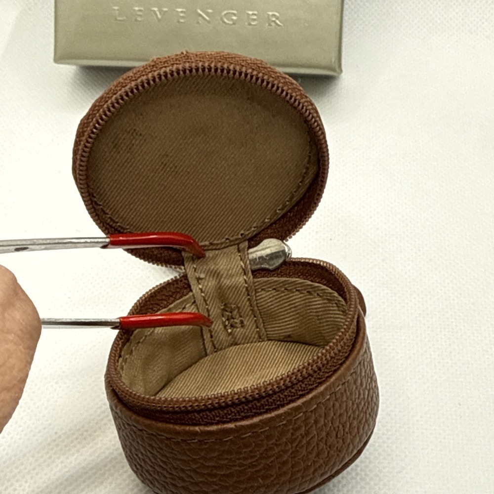 Levenger Zip-n-Store Earbud Accessory Holder Nutmeg Leather Box Issues - Picture 7 of 12
